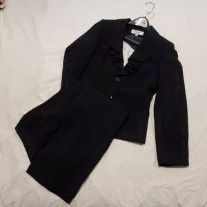 🐧🐧 Jones Studio Feminine Black Suit - lined
